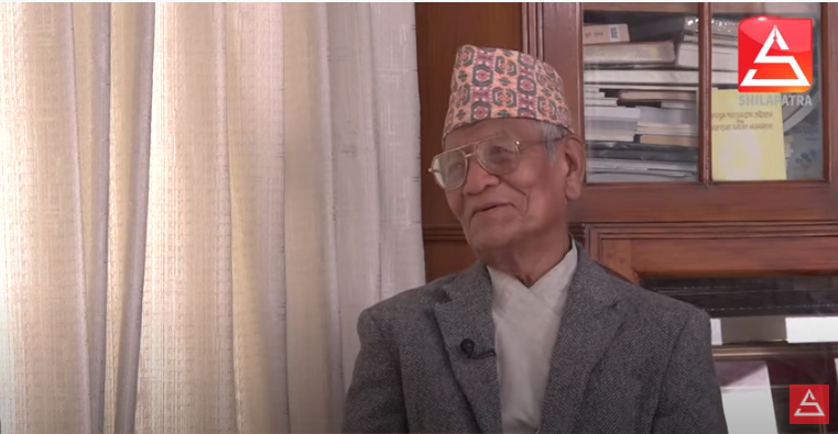 'छाेरी छेउमा हुँदा प्रेमकविता सुनाउन धक लाग्छ, उसकी आमासँग डर लाग्छ' (भिडियाे)